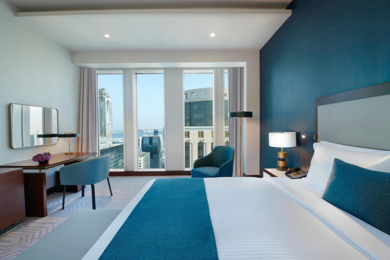 Wyndham Grand Doha West Bay Beach Ngoại thất bức ảnh A guest room at the hotel